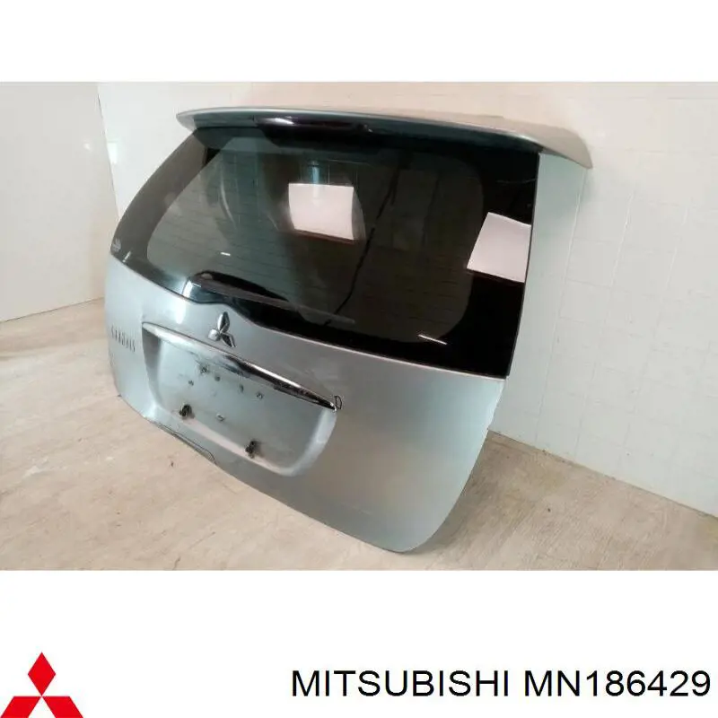 MN186429 Mitsubishi Porton trasero