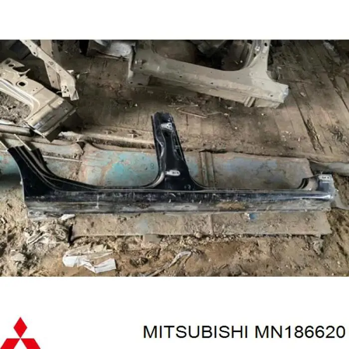 Umbral exterior derecho Mitsubishi MN186620 precio, desde  EUR