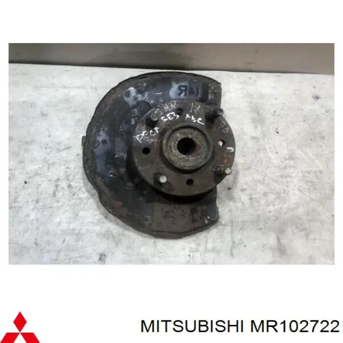 MR102722 Mitsubishi muñón del eje, suspensión de rueda, delantero derecho