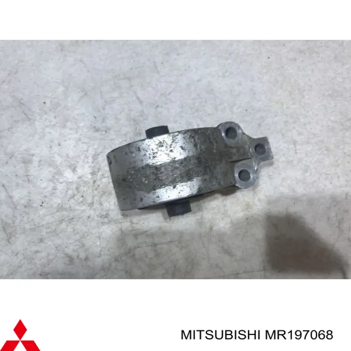Soporte izquierdo del motor MR197068 Mitsubishi