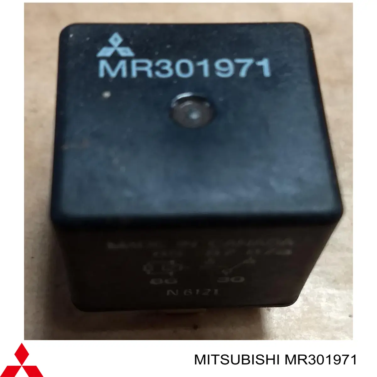 MR301971 Mitsubishi relé, ventilador de habitáculo