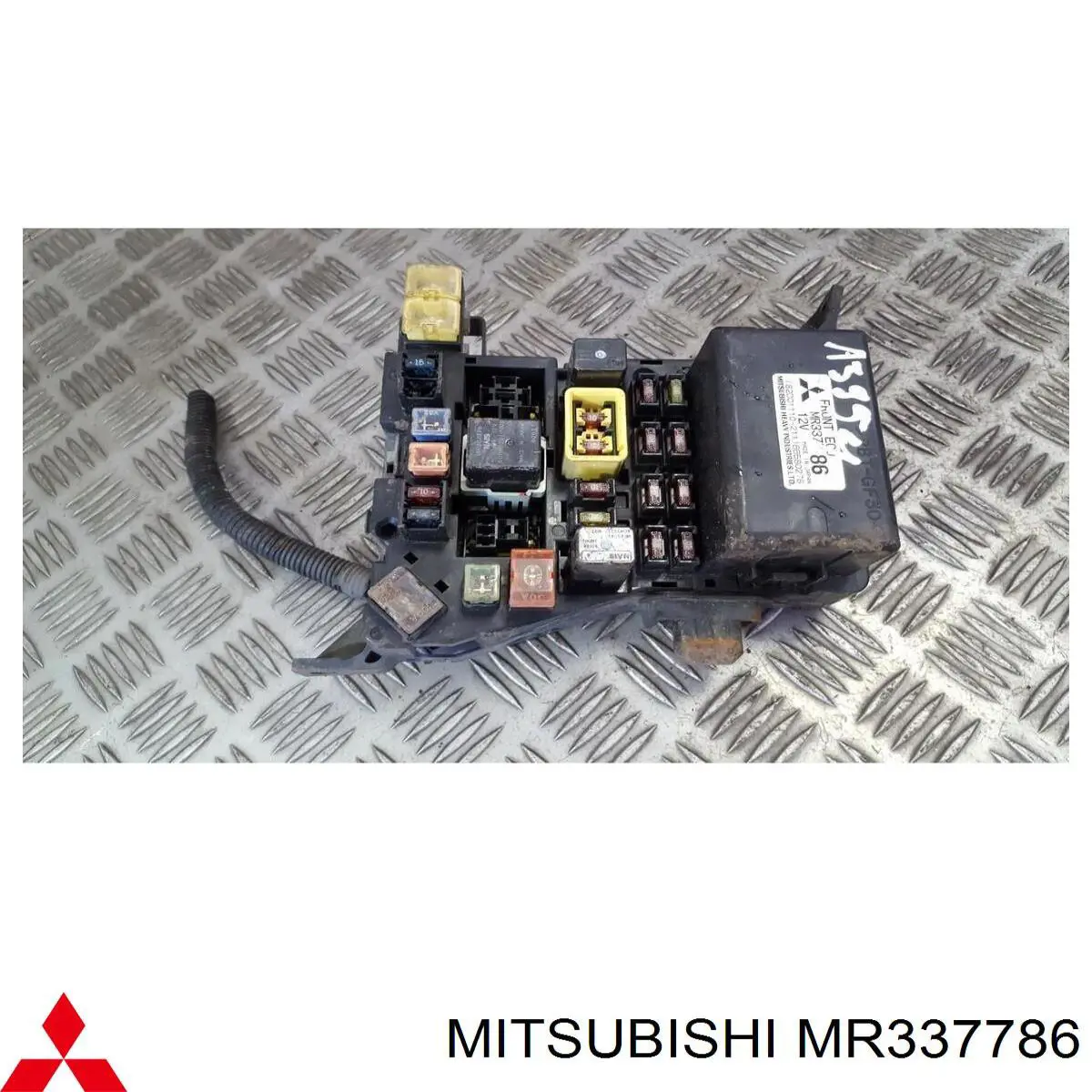 MR515657 Mitsubishi relé, faro