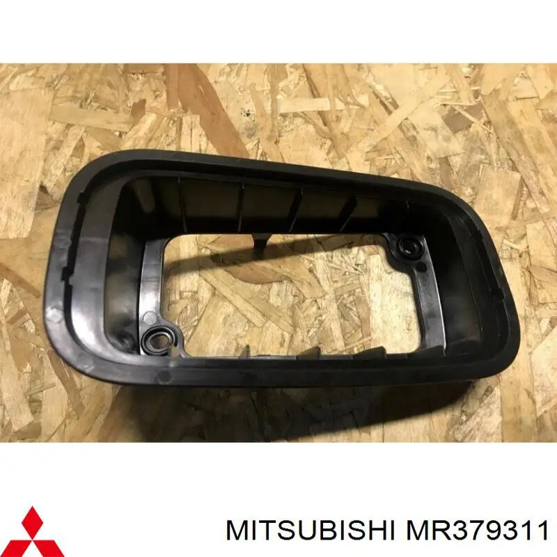 Soporte de faro antiniebla trasero izquierdo Mitsubishi MR379311 precio, desde 12,58 EUR