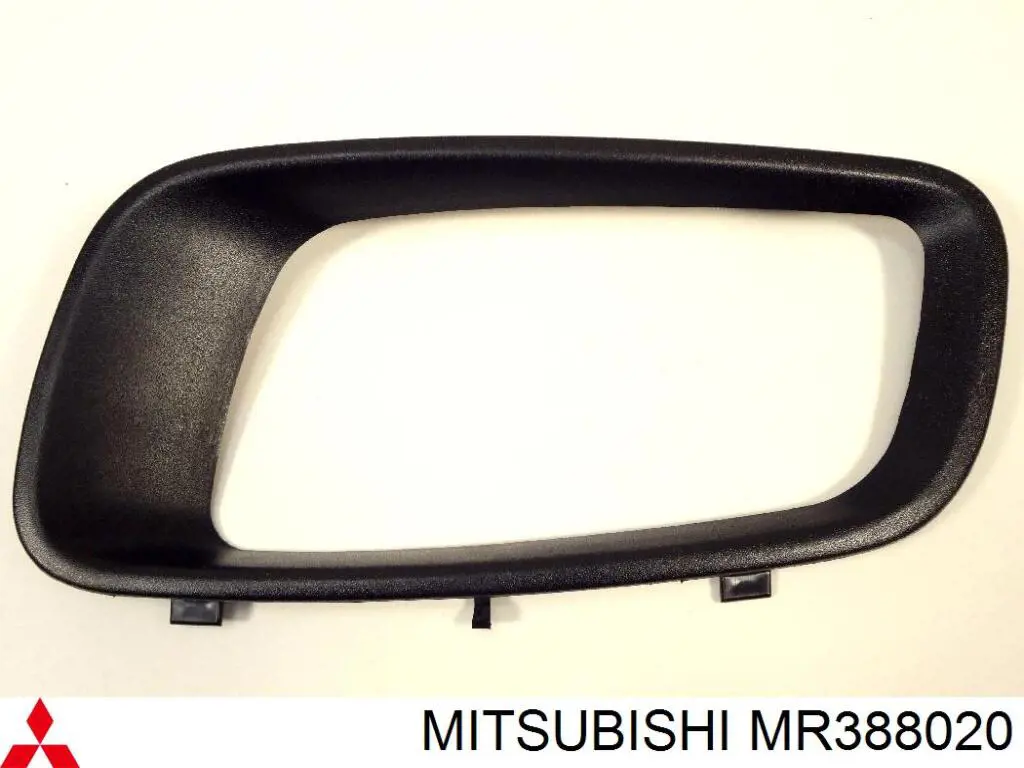 MR388020 Mitsubishi rejilla de antinieblas delantera derecha