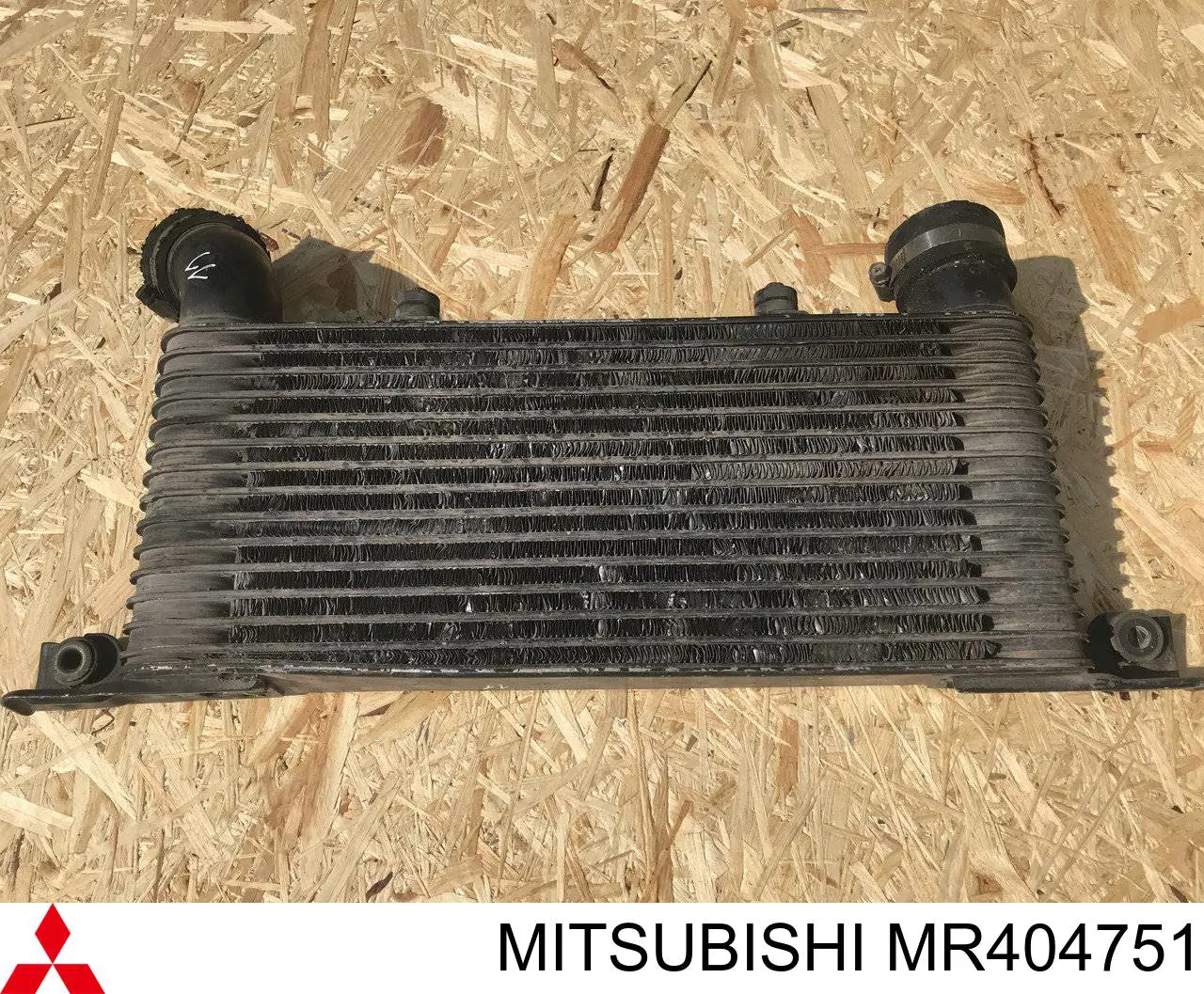 Radiador de aire de admisión Mitsubishi MR404751 precio, desde 63,52 EUR