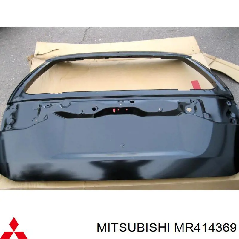 MR414369 Mitsubishi puerta del maletero, trasera