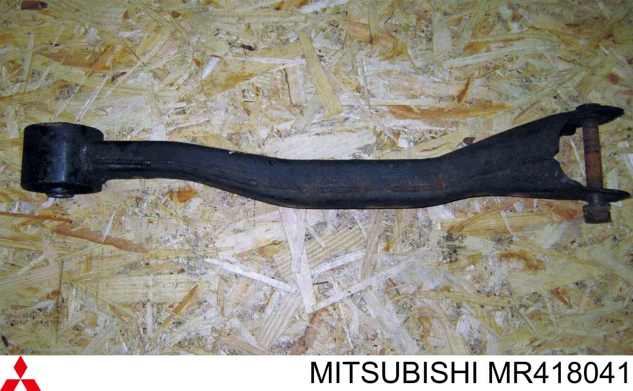 Comprar MR418041 Mitsubishi Brazo de suspensión, trasera derecha