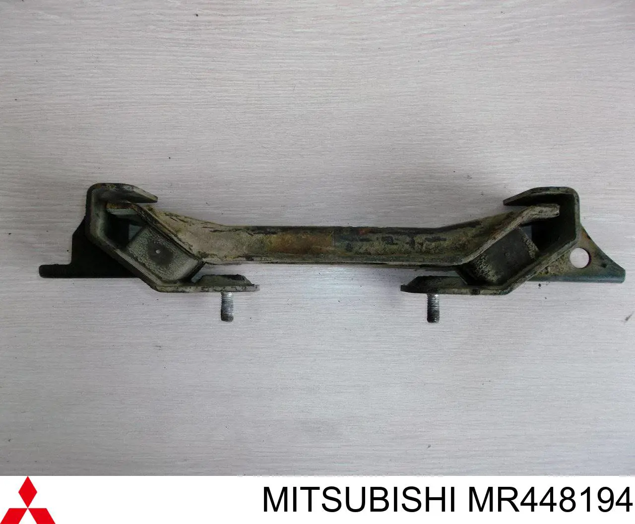 Comprar MR448194 Mitsubishi Soporte de motor trasero