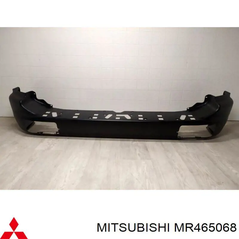Paragolpes Mitsubishi MR465068 precio, desde 1057,00 EUR