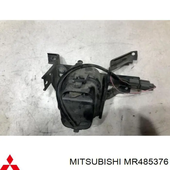 MR485376 Mitsubishi faro antiniebla derecho