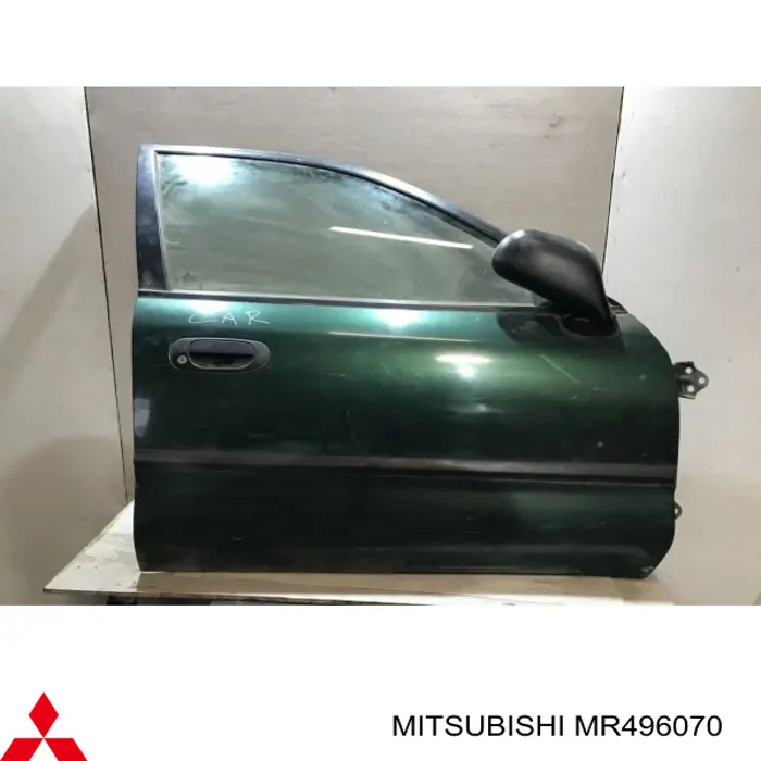 MR496070 Mitsubishi puerta delantera derecha