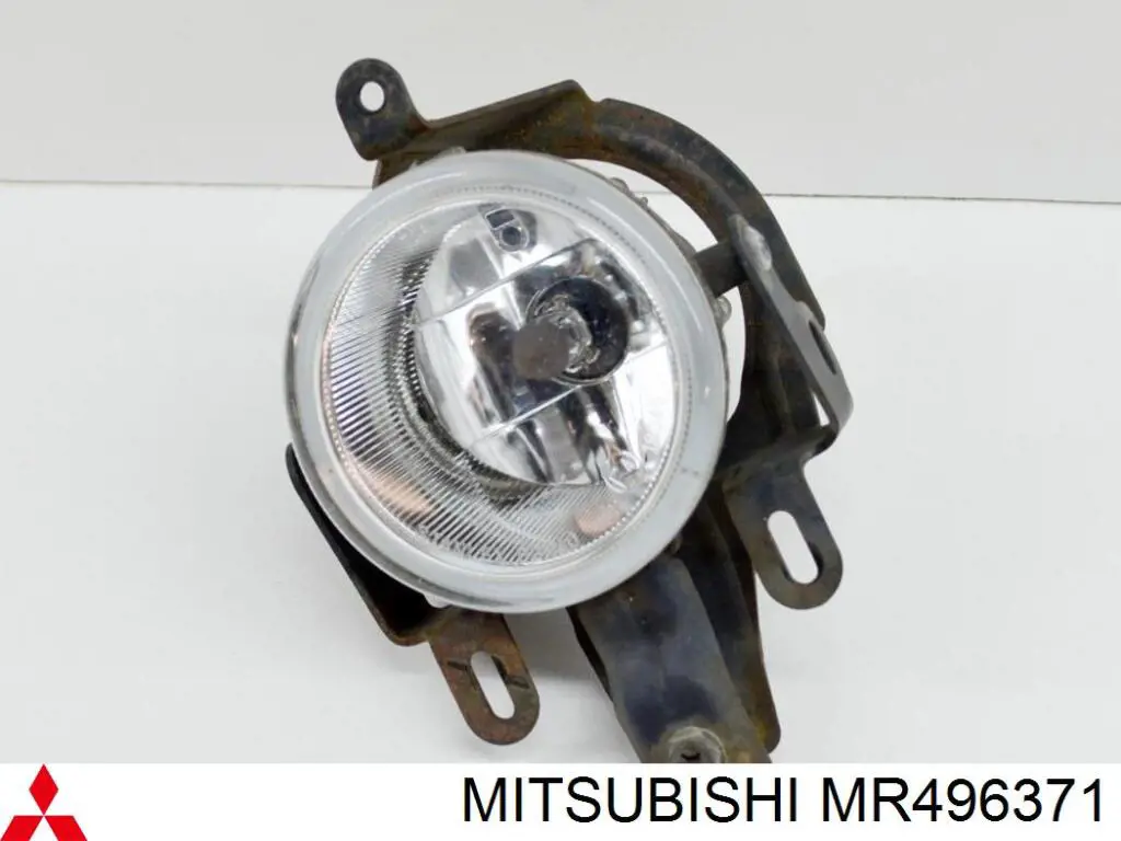 Luz antiniebla izquierda para Mitsubishi Montero (K8, K9)