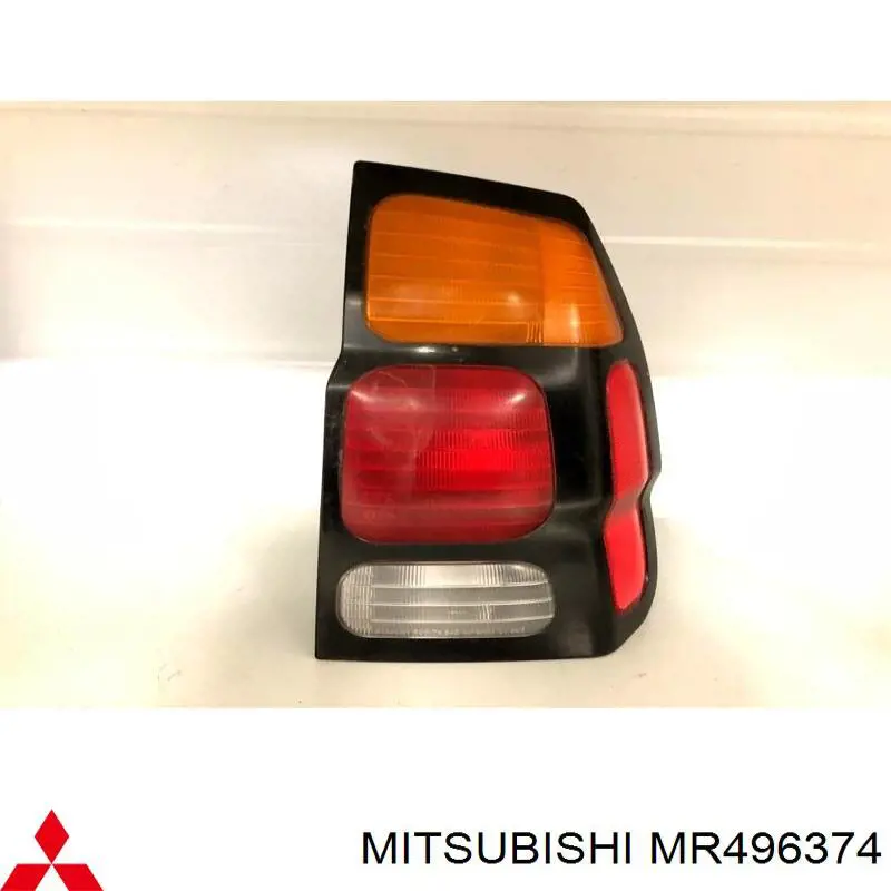 Piloto posterior derecho para Mitsubishi Pajero (K90)