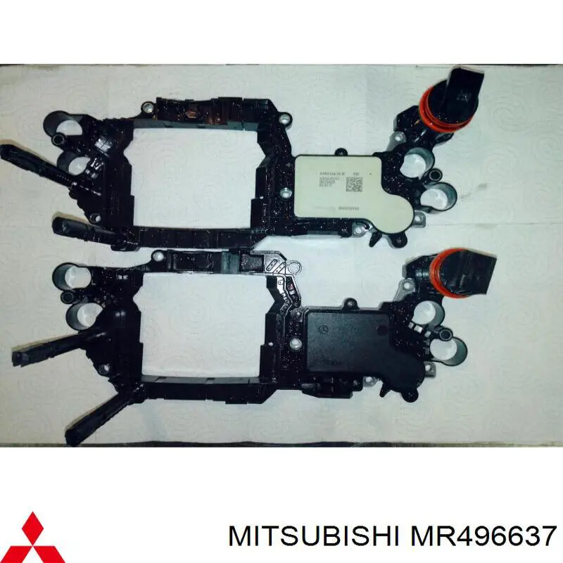 MR496637 Mitsubishi parachoques trasero