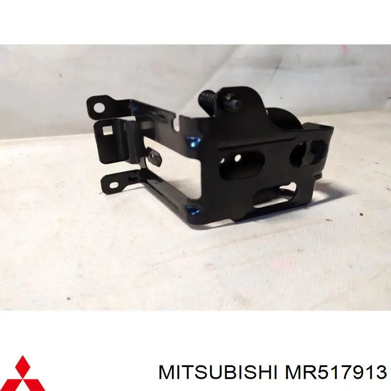 MR517913 Mitsubishi soporte, faro antiniebla izquierdo