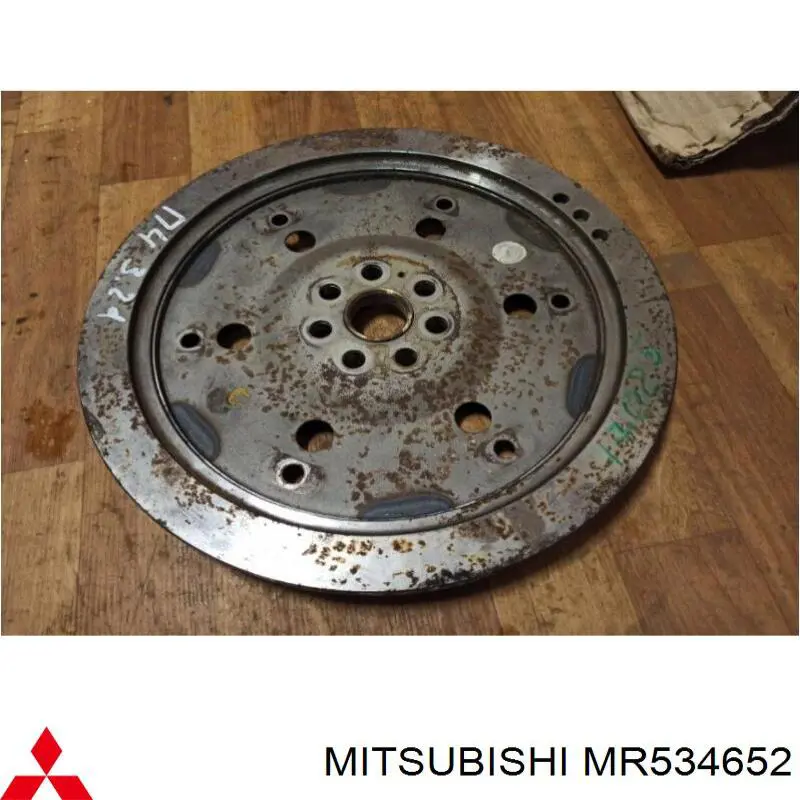 MR534652 Mitsubishi volante de motor