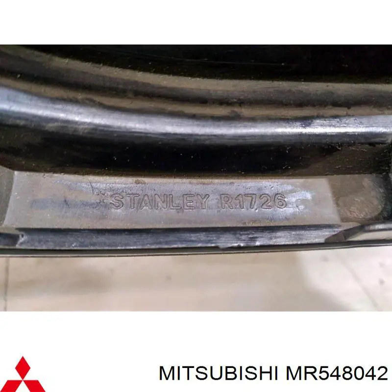 Piloto trasero derecho Mitsubishi MR548042 precio, desde 172,94 EUR
