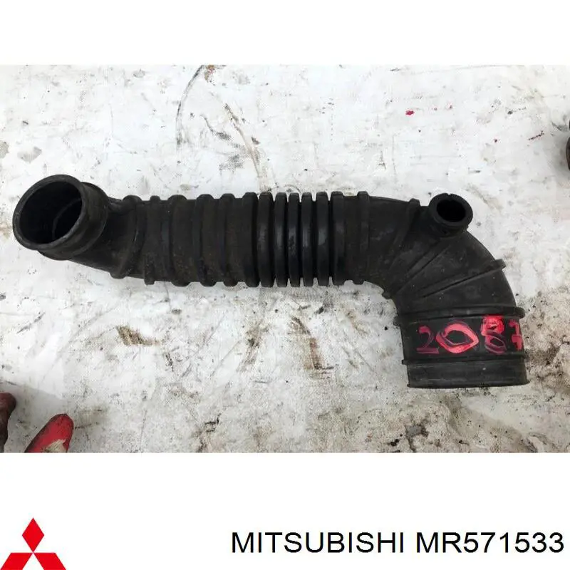 MR571533 Mitsubishi Conducto de aire, salida del filtro de aire