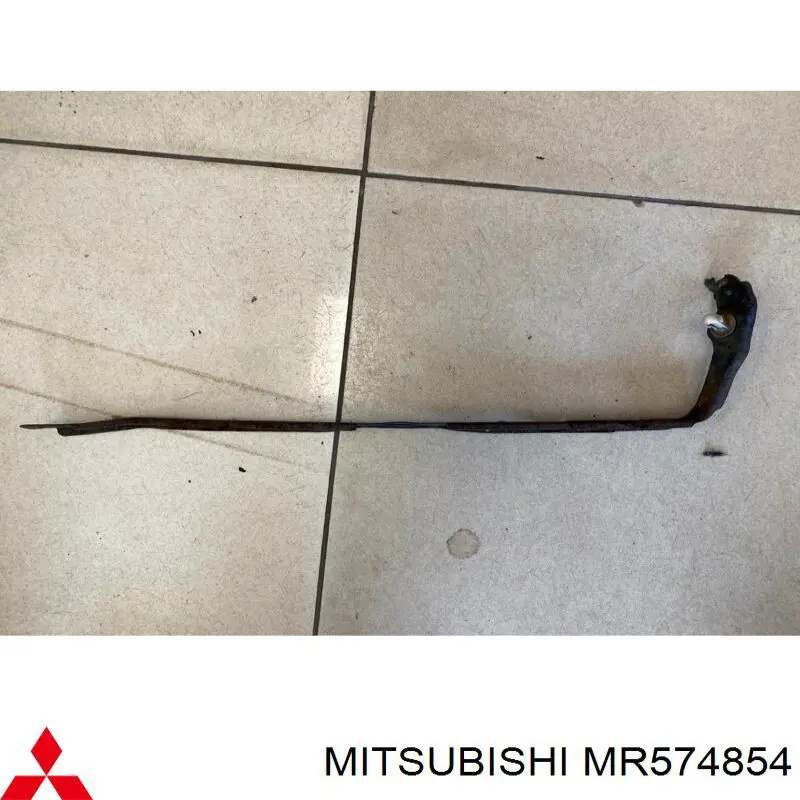 Soporte del parachoques trasero derecho Mitsubishi MR574854 precio, desde 30,26 EUR