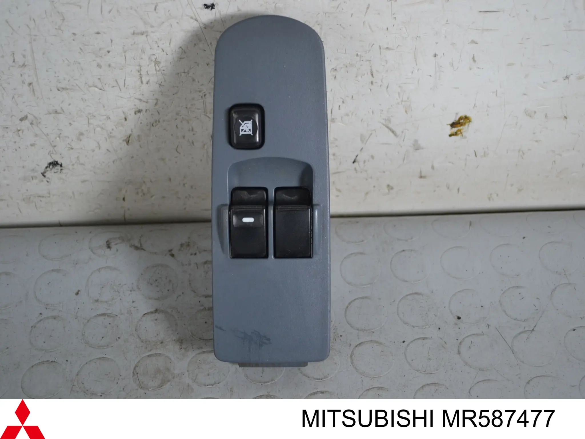 Unidad de control elevalunas delantera izquierda Mitsubishi Colt 6 (Z3A)