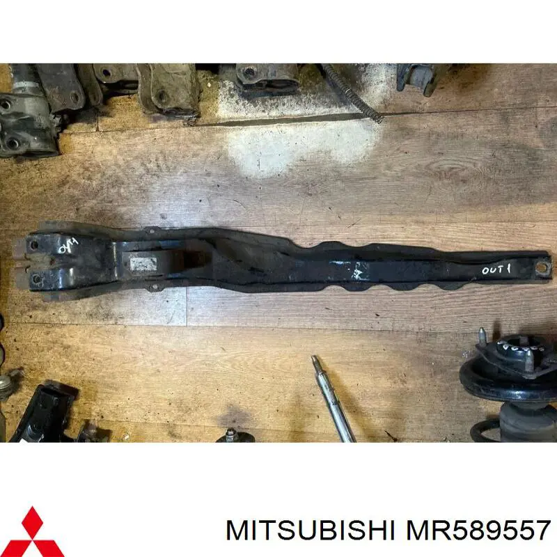 Viga de montaje para motor Mitsubishi MR589557