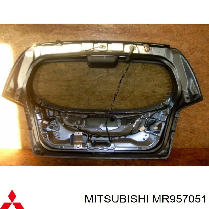 MR957051 Mitsubishi 