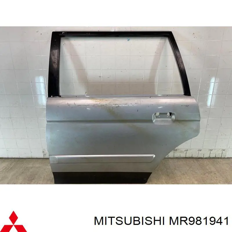 Puerta trasera izquierda para Mitsubishi Pajero (K90)