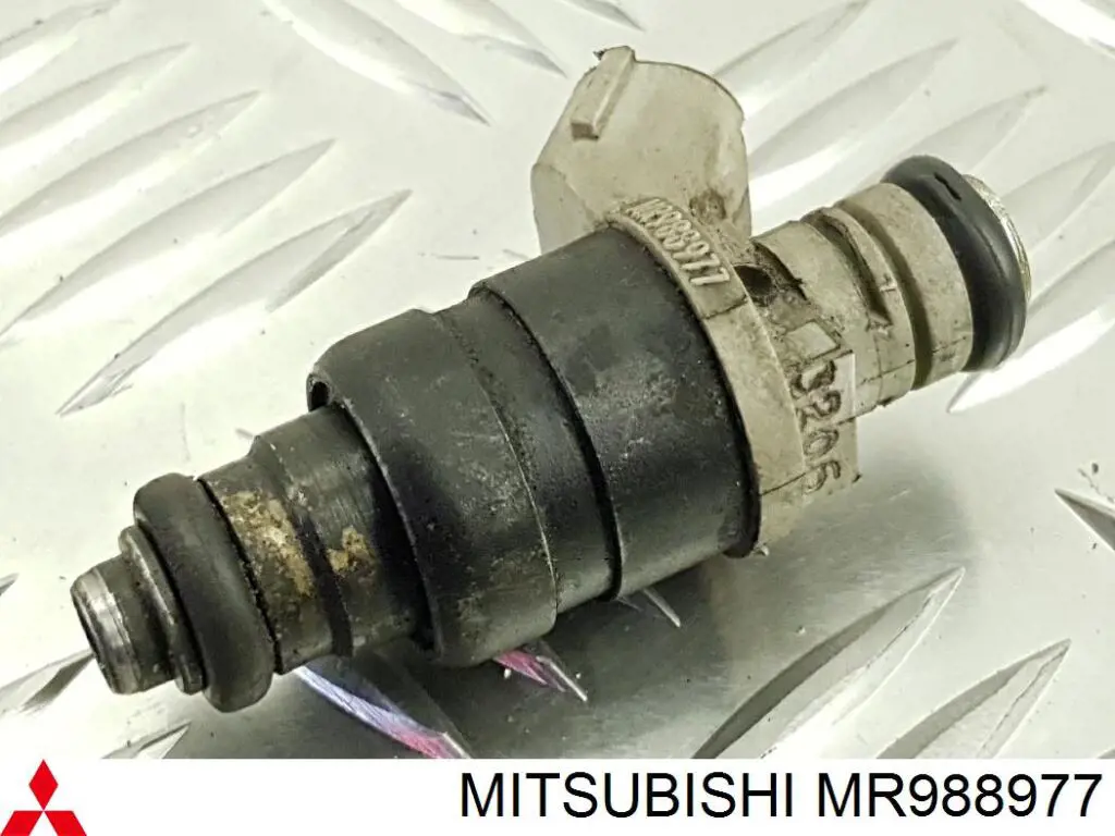 MR988977 Mitsubishi inyector