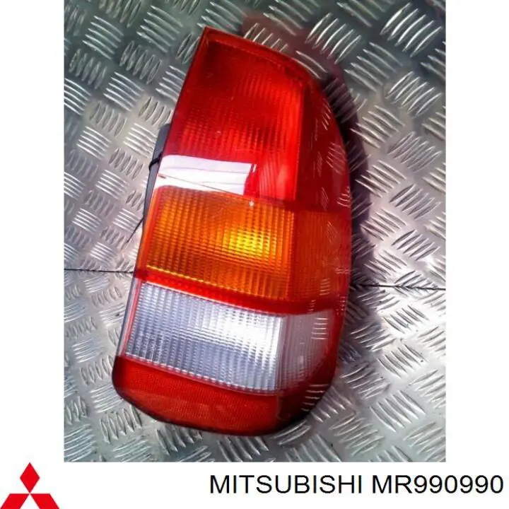 Piloto trasero derecho Mitsubishi MR990990 precio, desde 217,80 EUR