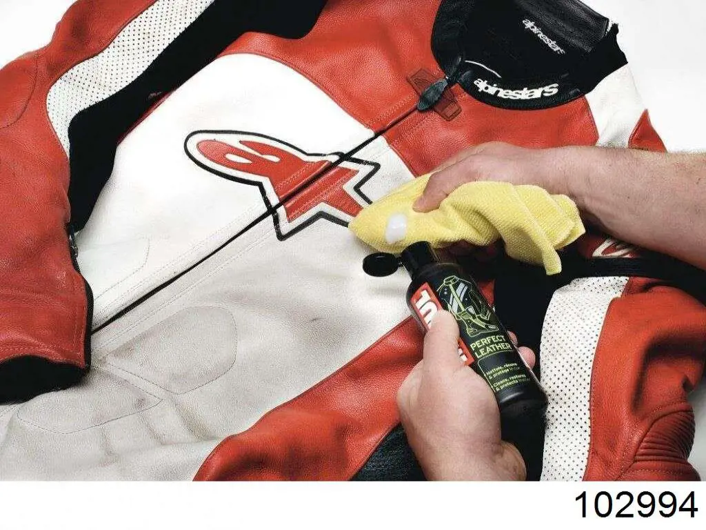 Limpiador de tapicería de cuero Motul 102994 precio, desde 19,69 EUR