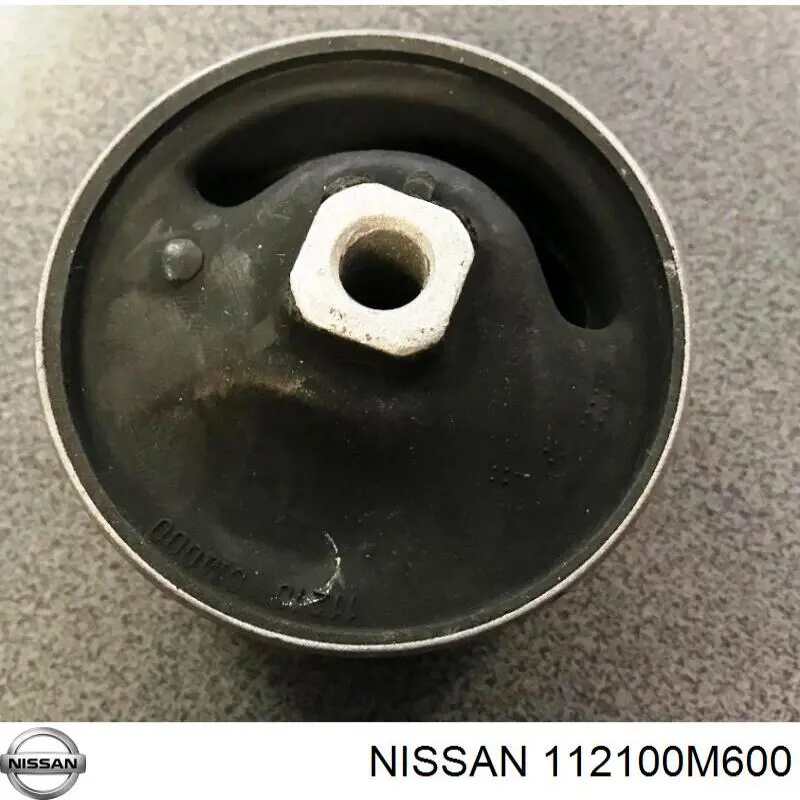 1121050Y15 Nissan soporte de motor derecho