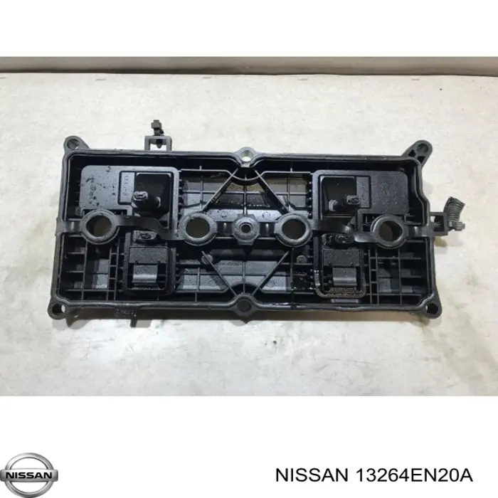 13264EN20A Nissan tapa de culata