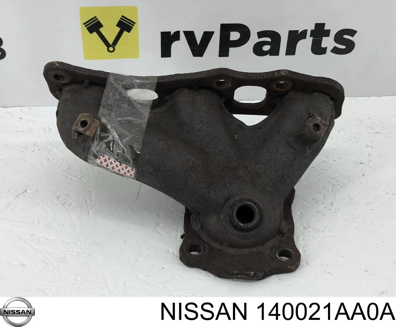 Comprar 140021AA0A Nissan/Infiniti Colector de escape