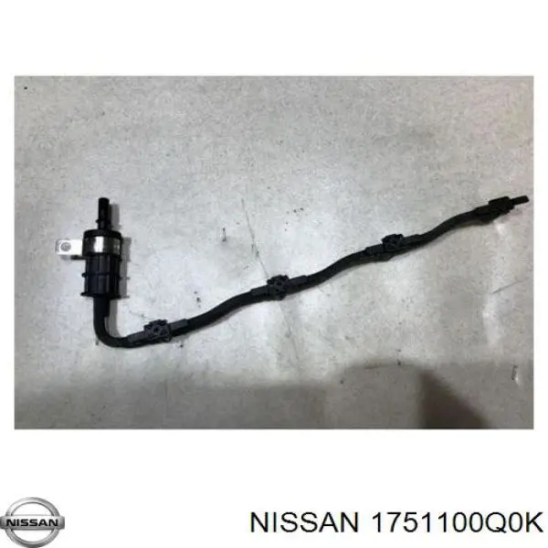 1751100Q0K Nissan tubo de combustible atras de las boquillas