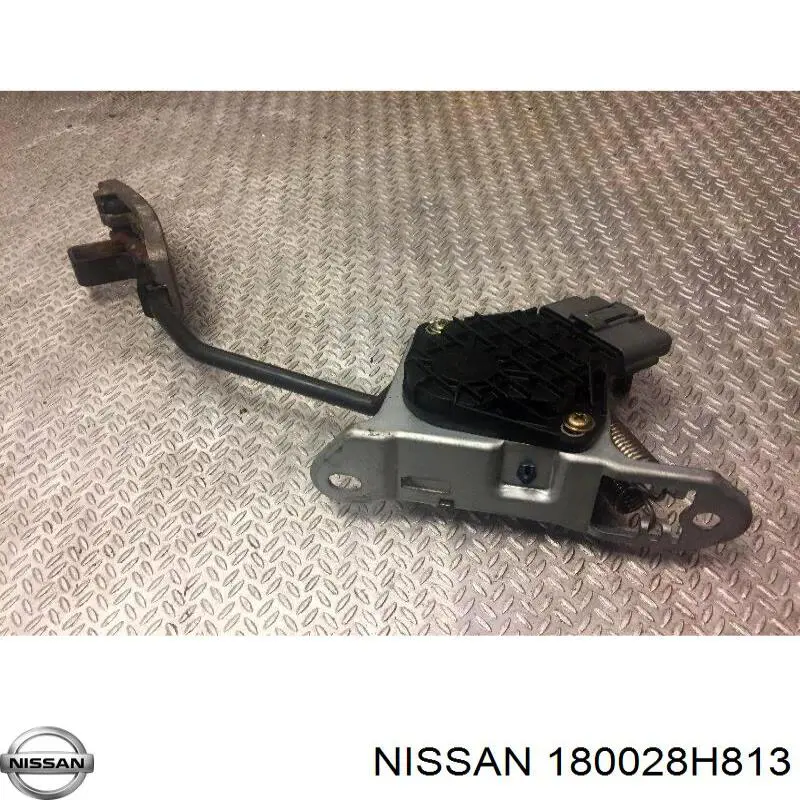 180028H813 Nissan pedal de acelerador