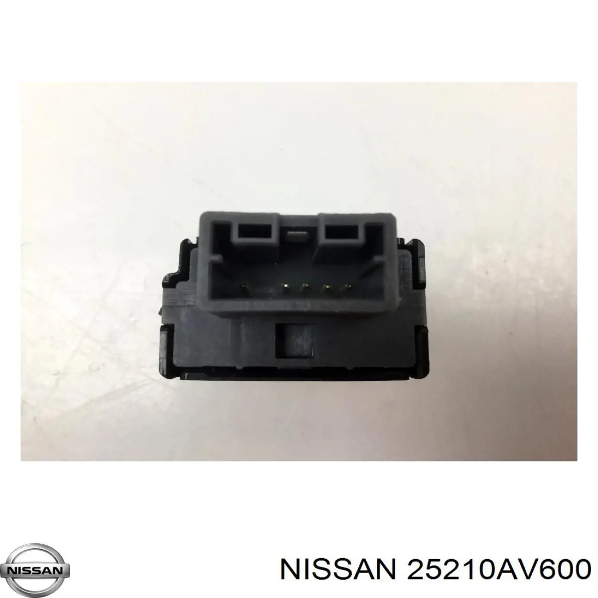Botón de bloqueo de puertas Nissan/Infiniti 25210AV600 precio, desde 55,60 EUR