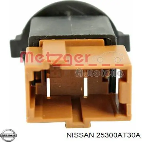 25300AT30A Nissan interruptor luz de freno