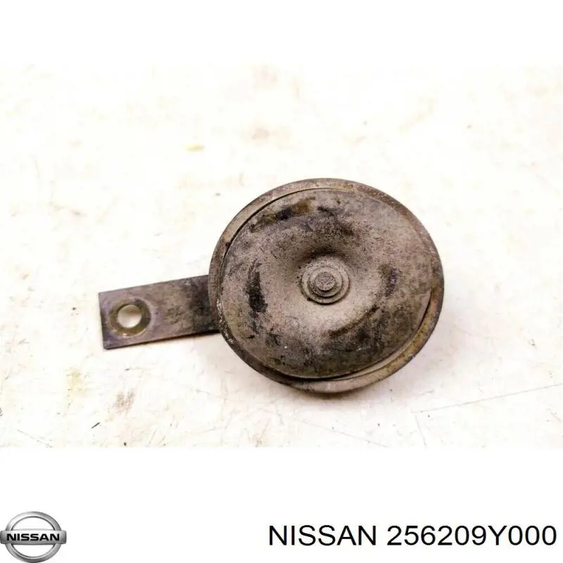 256209Y000 Nissan bocina