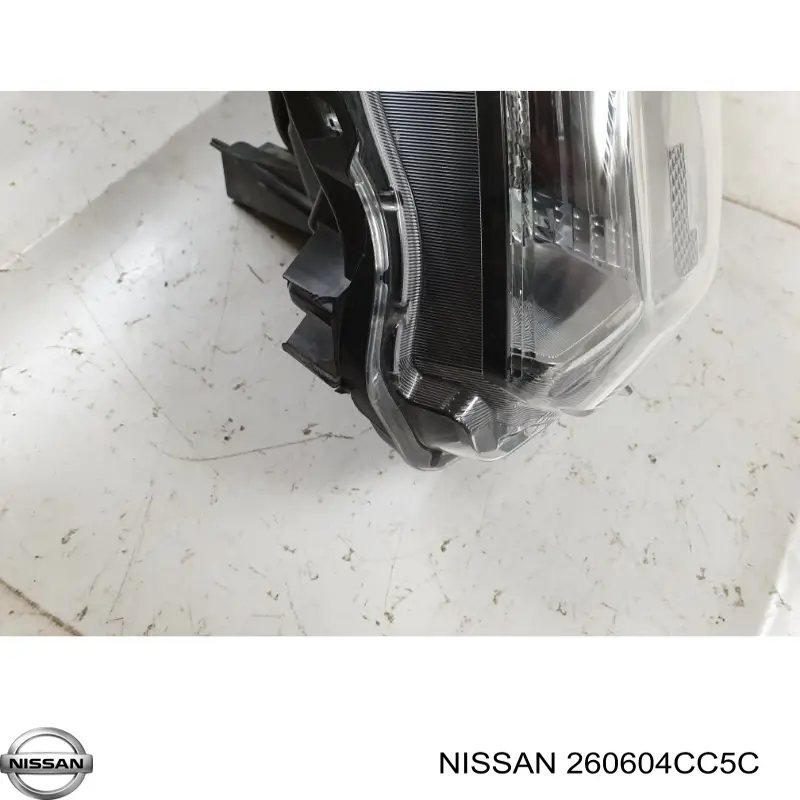Faro izquierdo 20G606062B TYC