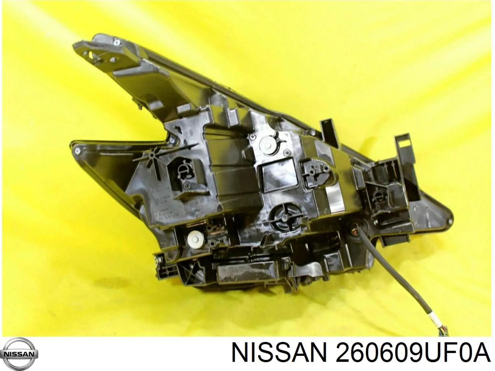 26060-9UF0A Nissan faro izquierdo