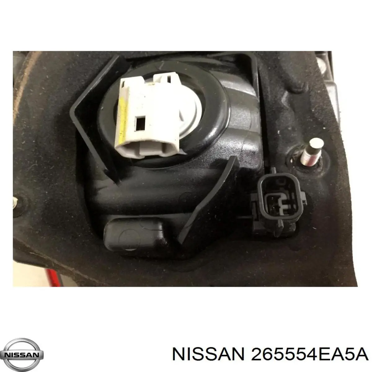 Piloto trasero izquierdo 265554EA5A Nissan/Infiniti