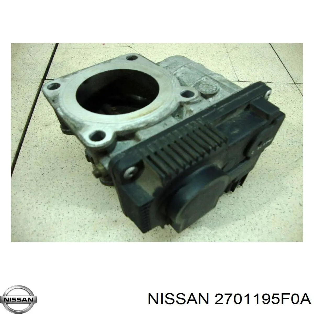 2701195F0A Nissan/Infiniti Caja de calefacción completa