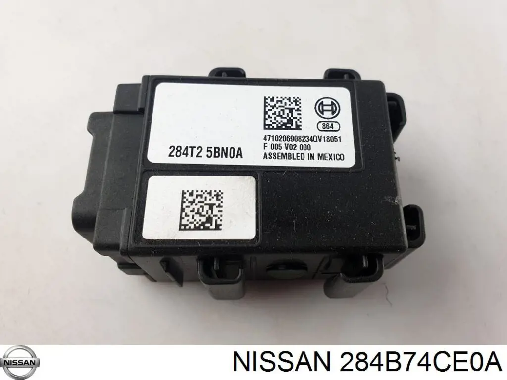 284B74CE0A Nissan caja de fusibles