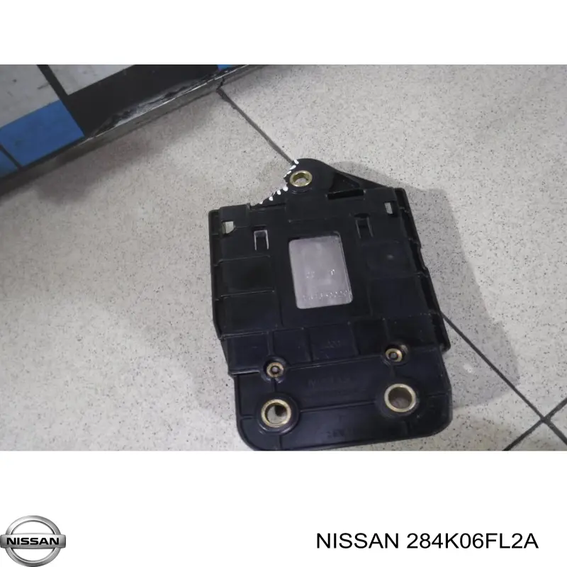 284K06FL2A Nissan/Infiniti Sensor de ángulo muerto trasero