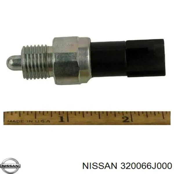 Sensor de marcha atrás 320066J00A Renault (RVI)