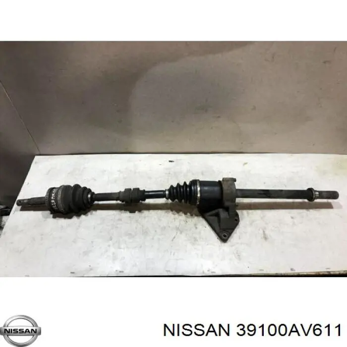 39100AV611 Nissan/Infiniti Semieje delantero derecho