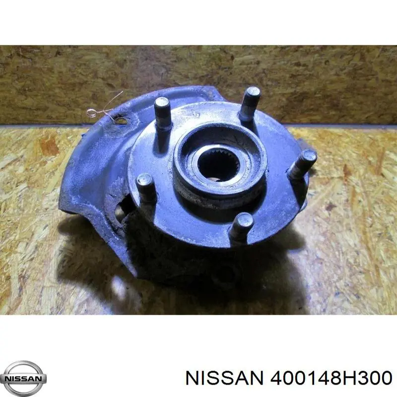 Muñón del eje, soporte de rueda, delantero derecho Nissan X-Trail (T30)