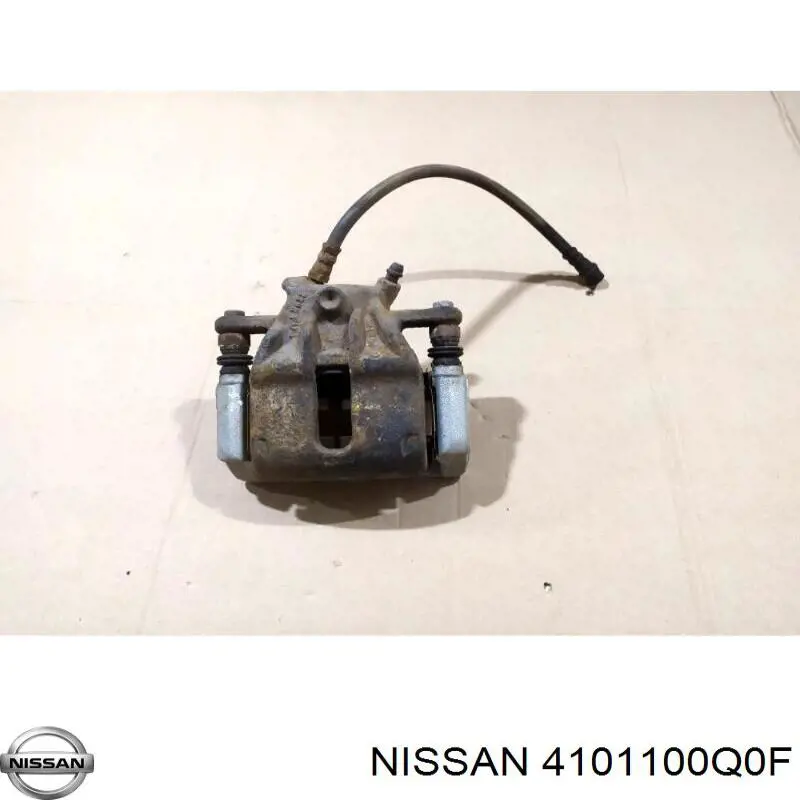 4101100Q0F Nissan pinza de freno delantera derecha