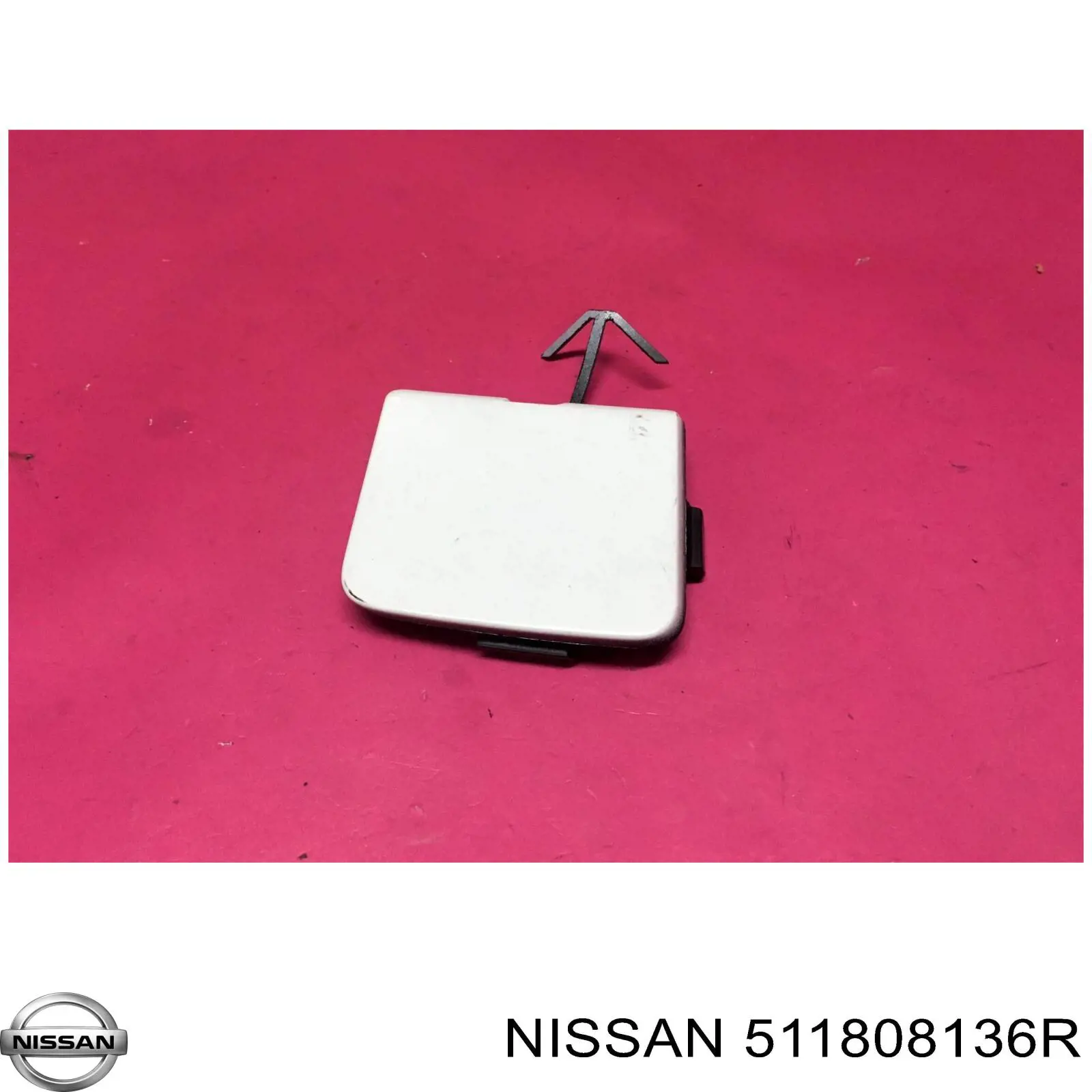 511808136R Nissan cobertura de parachoques, enganche de remolque, delantera