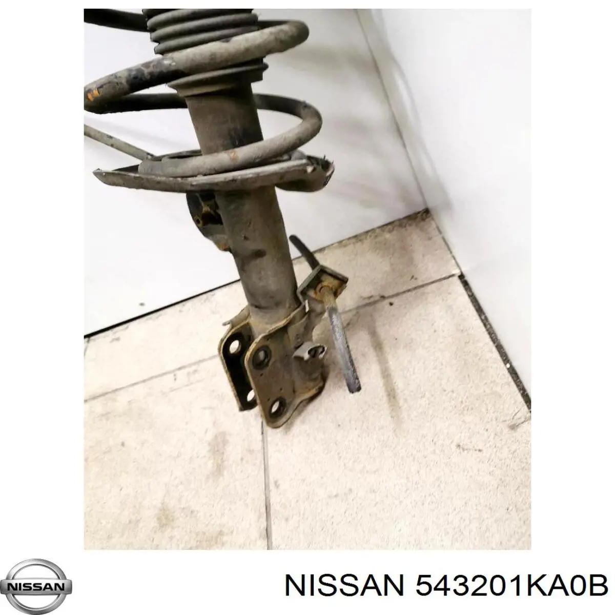 Comprar 543201KA0B Nissan/Infiniti Soporte del amortiguador delantero derecho